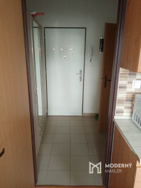 Rezervované ...Exkluzívne na prenájom 1 izb. byt  s balkónom - v obci Timoradza