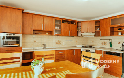 Na prenájom štýlový 4-izbový rodinný dom v Trenčíne