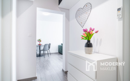 Na predaj moderný 3-izbový byt vo výbornej lokalite Serede