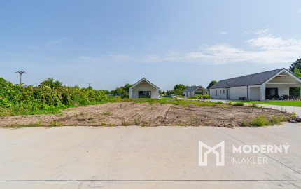 REZERVOVANÉ: Na predaj moderný 4-izbový rodinný dom v Šoporni