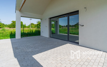 REZERVOVANÉ: Na predaj moderný 4-izbový rodinný dom v Šoporni