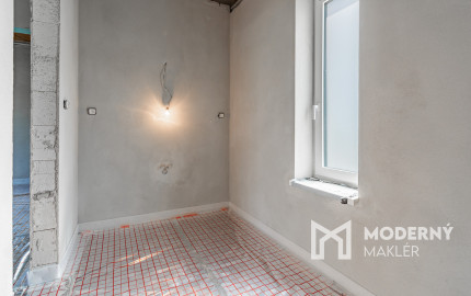 REZERVOVANÉ: Na predaj moderný 4-izbový rodinný dom v Šoporni