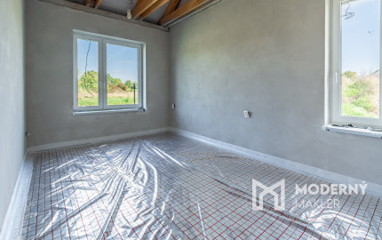 REZERVOVANÉ: Na predaj moderný 4-izbový rodinný dom v Šoporni