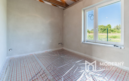 REZERVOVANÉ: Na predaj moderný 4-izbový rodinný dom v Šoporni