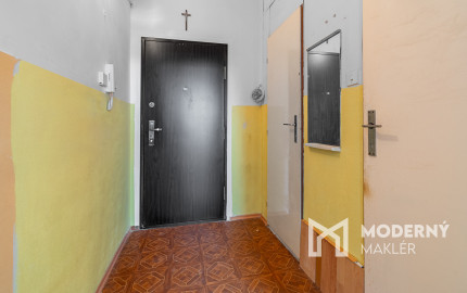 Na predaj garsónka v Seredi