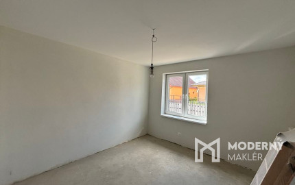 PREDAJ -Exkluzívna ponuka  3i RD - kompletná rekonštrukcia, terasa, pozemok 450m2 - Bánovcen/B / Biskupice