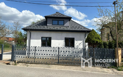 PREDAJ -Exkluzívna ponuka  3i RD - kompletná rekonštrukcia, terasa, pozemok 450m2 - Bánovcen/B / Biskupice