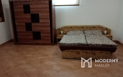 Na prenájom 2 izbový atypický byt v centre mesta BN