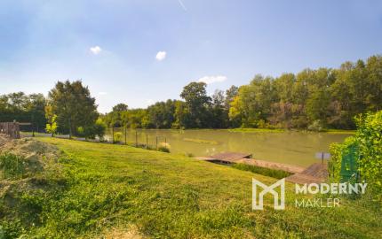 Na predaj rekreačná chata s priestranným pozemkom v obci Blahová