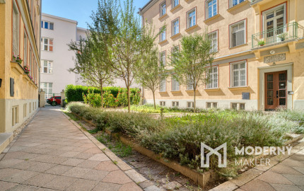 Na predaj 1-izbový byt s investičným potenciálom v centre Bratislavy