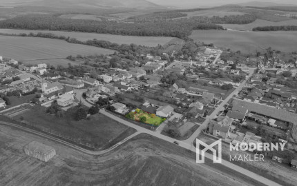 Na predaj stavebný pozemok - Pravotice 760m2
