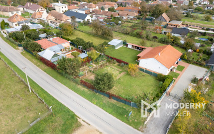 Na predaj stavebný pozemok - Pravotice 760m2