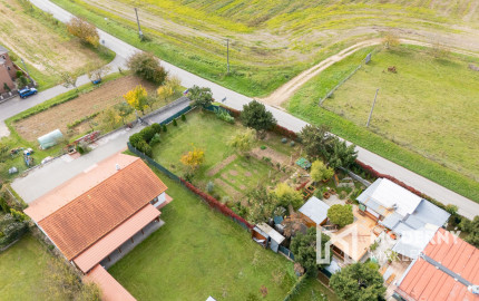 Na predaj stavebný pozemok - Pravotice 760m2