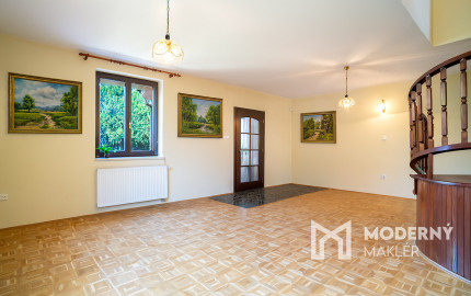 REZERVOVANÉ: Na predaj poschodová 6-izbová vila v srdci Dunajskej Stredy
