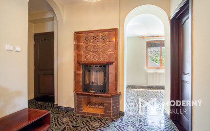 REZERVOVANÉ: Na predaj poschodová 6-izbová vila v srdci Dunajskej Stredy