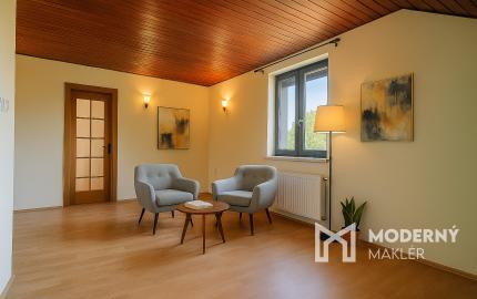 REZERVOVANÉ: Na predaj poschodová 6-izbová vila v srdci Dunajskej Stredy