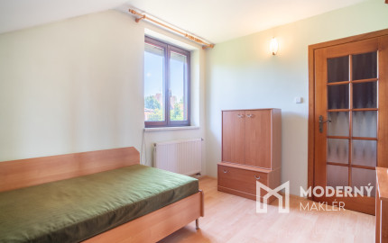 REZERVOVANÉ: Na predaj poschodová 6-izbová vila v srdci Dunajskej Stredy