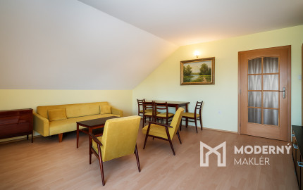 REZERVOVANÉ: Na predaj poschodová 6-izbová vila v srdci Dunajskej Stredy