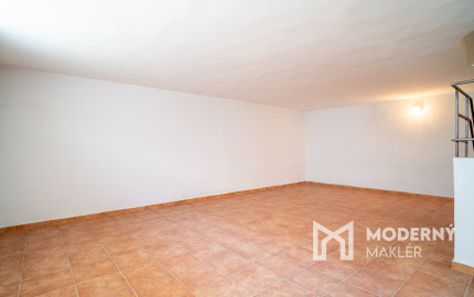 REZERVOVANÉ: Na predaj poschodová 6-izbová vila v srdci Dunajskej Stredy