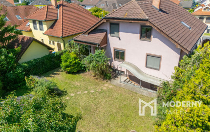 REZERVOVANÉ: Na predaj poschodová 6-izbová vila v srdci Dunajskej Stredy