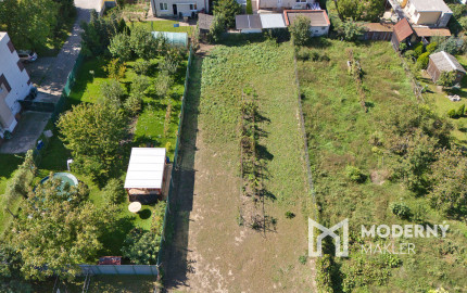 Na predaj pozemok so starším domom v obci Selice