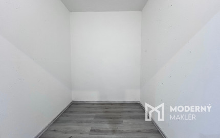 Na predaj priestranný 4-izbový byt v Trenčíne