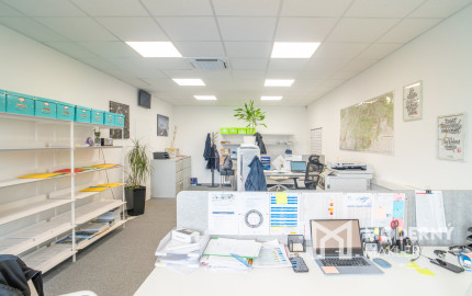 Na predaj priemyselný objekt s investičným potenciálom v Senci