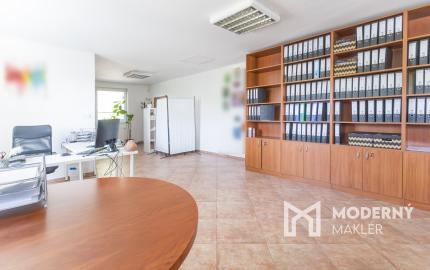 Na prenájom priestranná kancelária s parkovaním v Šamoríne