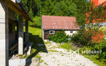 VÝRAZNE ZNÍŽENÁ CENA - Na predaj rozostavaný rodinný dom s veľkým pozemkom vo Vyšnom Kelčove