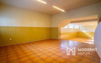 Na predaj dvojpodlažný rodinný dom s polyfunkciou v Trnave