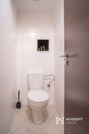 Na prenájom obchodný priestor na Zámockej v Bratislave