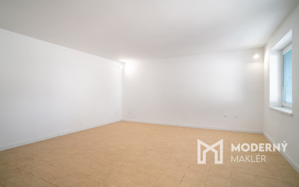 Na predaj dvojpodlažný rodinný dom s polyfunkciou v Trnave