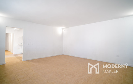 Na predaj dvojpodlažný rodinný dom s polyfunkciou v Trnave