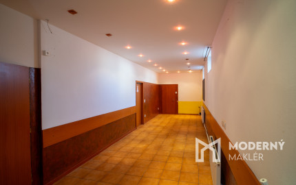 Na predaj dvojpodlažný rodinný dom s polyfunkciou v Trnave