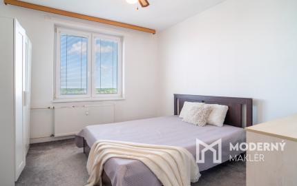 REZERVOVANÉ: Na predaj čiastočne zariadený 3-izbový byt na ulici Martina Rázusa v Malackách