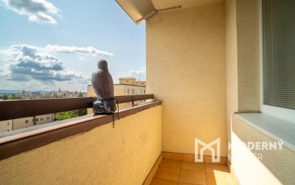 REZERVOVANÉ: Na predaj čiastočne zariadený 3-izbový byt na ulici Martina Rázusa v Malackách