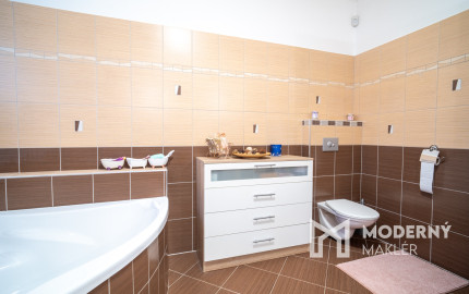 Na predaj rodinná vila v maďarskej obci Gyenesdiás