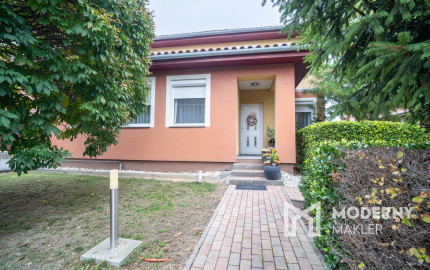 Na predaj rodinná vila v maďarskej obci Gyenesdiás