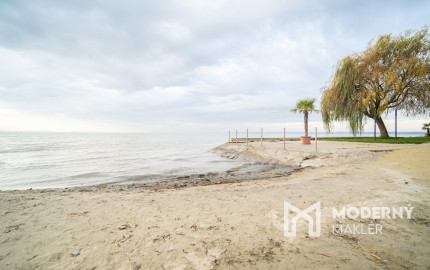 Na predaj rodinná vila v maďarskej obci Gyenesdiás