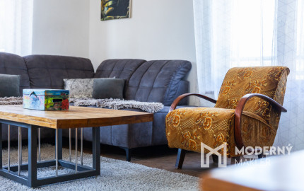 REZERVOVANÉ - Na predaj dom vhodný na podnikanie v Bzinciach pod Javorinou