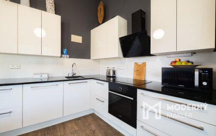 REZERVOVANÉ - Na predaj dom vhodný na podnikanie v Bzinciach pod Javorinou