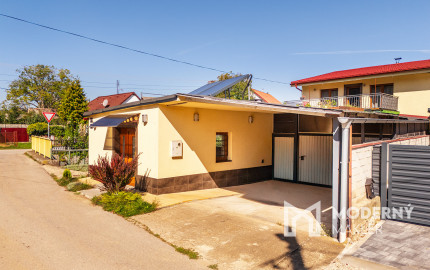 REZERVOVANÉ - Na predaj dom vhodný na podnikanie v Bzinciach pod Javorinou