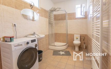 Na prenájom komerčný priestor s možnosťou využitia ako kancelárie alebo dielne v Šamoríne