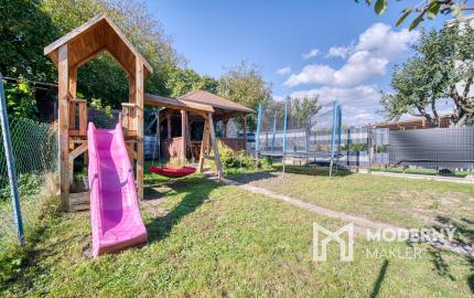 REZERVOVANÉ: Na predaj 2-izbový byt vo Veľkých Levároch