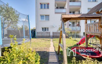 REZERVOVANÉ: Na predaj 2-izbový byt vo Veľkých Levároch