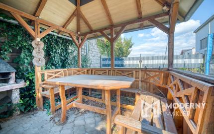 REZERVOVANÉ: Na predaj 2-izbový byt vo Veľkých Levároch