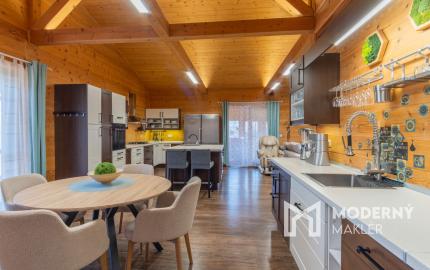 Na predaj dom snov–rodinné sídlo s jazierkom na kúpanie a panoramatickým výhľadom na Vysoké Tatry