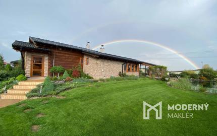 Na predaj dom snov–rodinné sídlo s jazierkom na kúpanie a panoramatickým výhľadom na Vysoké Tatry
