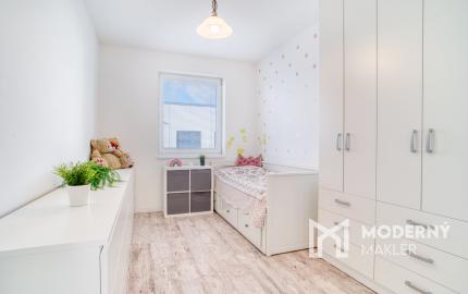 Na predaj priestranný 4-izbový rodinný dom v Bernolákove