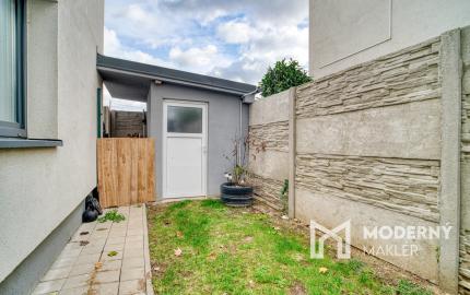 Na predaj priestranný 4-izbový rodinný dom v Bernolákove